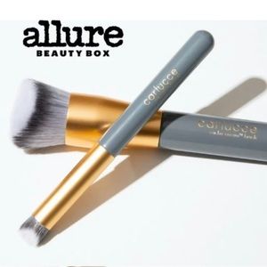 Carlucce Foundation and Concealer Brush Bundle